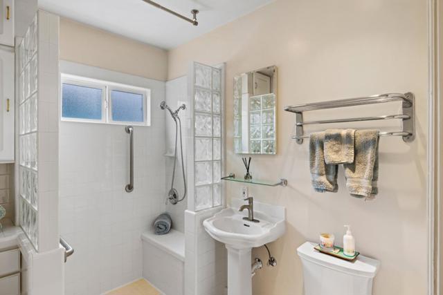 636 Spazier Avenue, Pacific Grove CA: https://media.crmls.org/mediaz/8a79673e-ce25-4140-801e-aa410b49648f.jpg