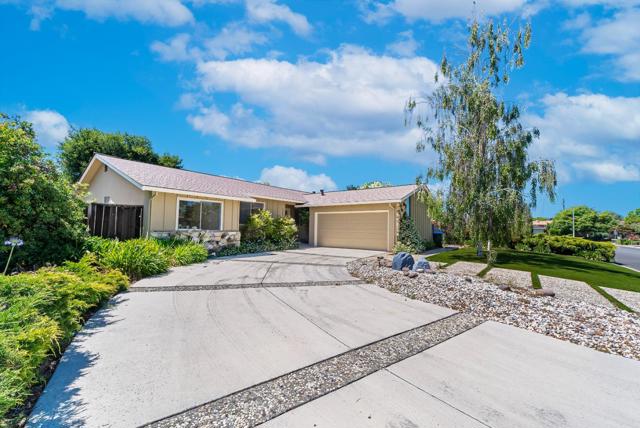12099 Natoma Court, Saratoga CA: https://media.crmls.org/mediaz/8a79af1a-eafb-4a74-ab2d-57bf3dc2370f.jpg