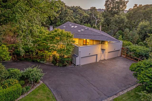 3 Oak Forest Court, Portola Valley CA: https://media.crmls.org/mediaz/8a79d98c-239c-4424-b56d-b636f8306d45.jpg