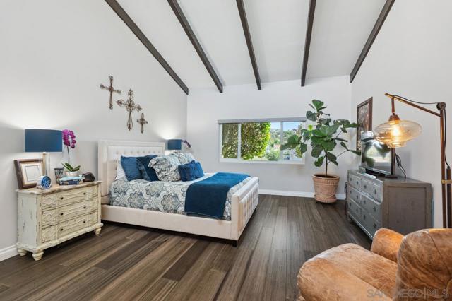 17839 Valle De Lobo, Poway CA: https://media.crmls.org/mediaz/8a7a0628-ce21-4e0c-8072-98b5412a5403.jpg