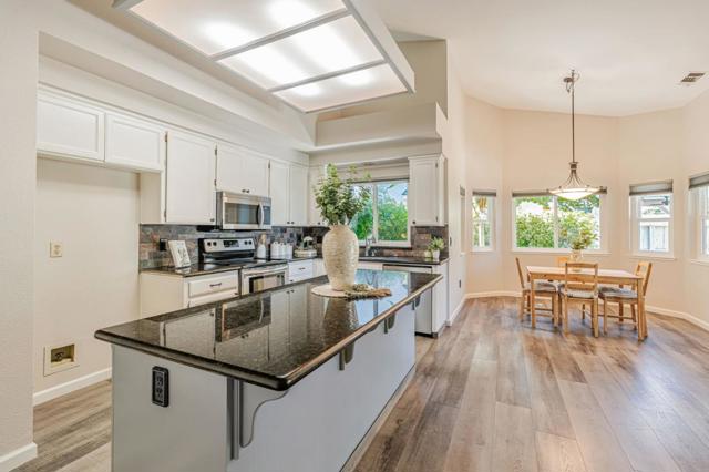 4025 Santa Maria Place, Turlock CA: https://media.crmls.org/mediaz/8a7a0a39-a712-44cd-a950-4d3710f06952.jpg