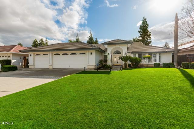 Detail Gallery Image 4 of 36 For 10103 Wentworth Ct, Bakersfield,  CA 93311 - 3 Beds | 2 Baths