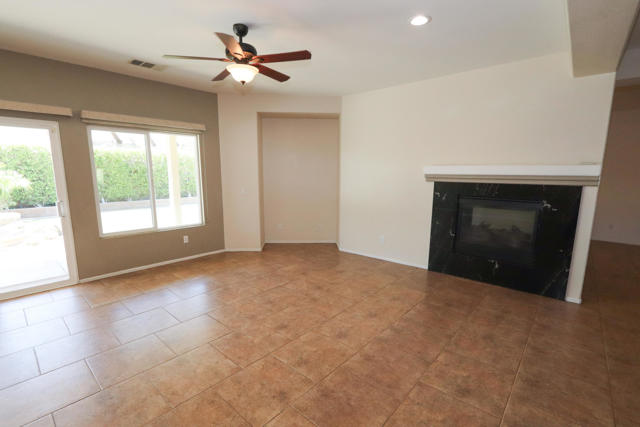 1197 Oro Rdg, Palm Springs CA: https://media.crmls.org/mediaz/8a7acb93-8bb9-4b61-9e51-a0f9dc5adaff.jpg
