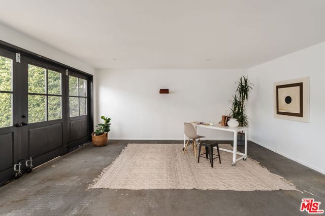 4128 Baywood Street, Los Angeles CA: https://media.crmls.org/mediaz/8a7b3999-8326-4ae7-a69d-0e10e95353f7.jpg