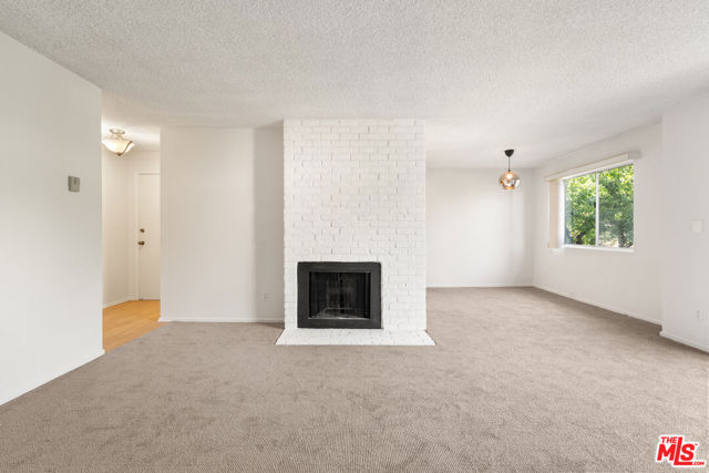 1457 Butler Avenue, Los Angeles CA: https://media.crmls.org/mediaz/8a7c7f65-4496-4987-81b3-0553a003fec9.jpg