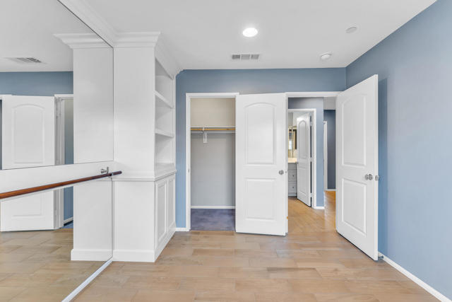 232 Paseo Gusto, Palm Desert CA: https://media.crmls.org/mediaz/8a7d1ce3-c305-49ae-b06e-e469ca072913.jpg