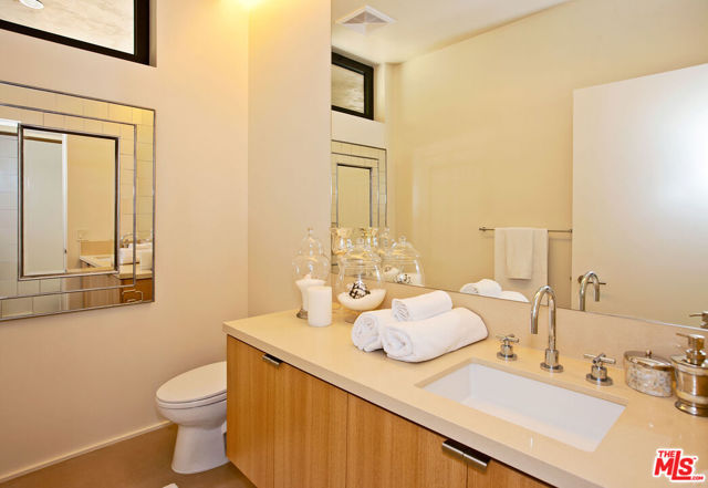 6228 Sycamore Meadows Drive, Malibu CA: https://media.crmls.org/mediaz/8a7d1e9c-baaf-4483-b9d0-d2c1beb53879.jpg