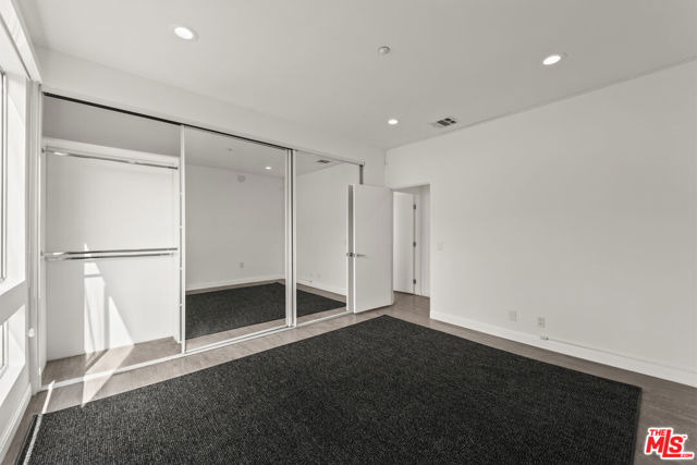 1932 Selby Avenue, Los Angeles CA: https://media.crmls.org/mediaz/8a7d86ee-9f9d-42d4-893f-e34f7b3400f5.jpg