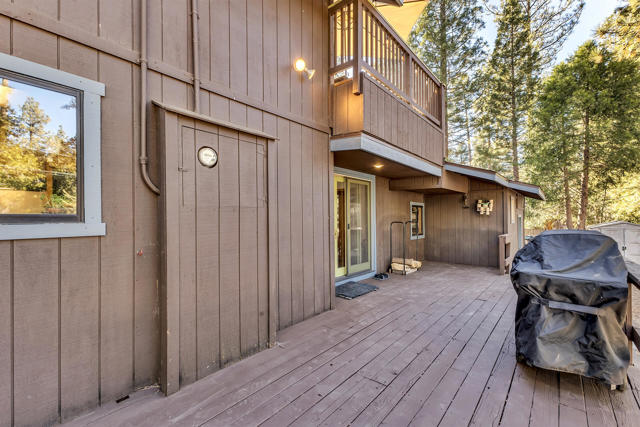53340 Idyllbrook Drive, Idyllwild CA: https://media.crmls.org/mediaz/8a7ddd0f-4dc6-4c18-8537-e8507438c93d.jpg