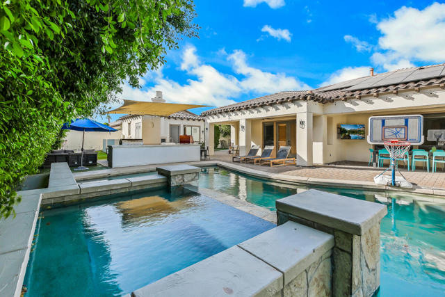 81107 Carefree Drive, Indio CA: https://media.crmls.org/mediaz/8a7e06d6-2dd1-4ef6-90ad-41d6fd9093e1.jpg
