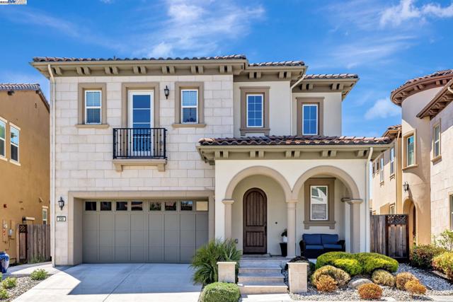 258 Goldfield Pl, San Ramon CA: https://media.crmls.org/mediaz/8a7e77e9-3772-4804-bb5a-61d61528034d.jpg