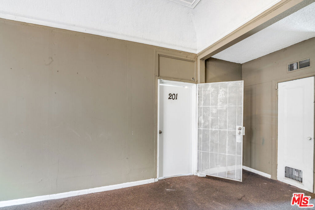 256 W Florence Avenue #201