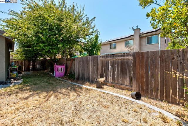 53 Puffin Cir, Oakley CA: https://media.crmls.org/mediaz/8a7fa6ab-b85f-4dce-9a65-56625c7419db.jpg