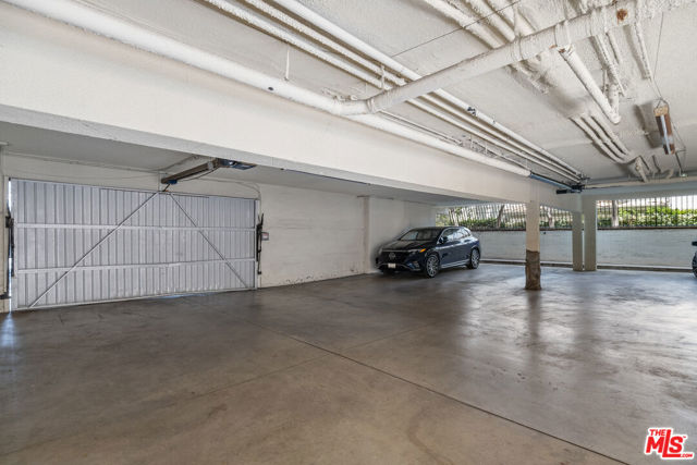 100 S Wetherly Drive, Los Angeles CA: https://media.crmls.org/mediaz/8a7fe3f0-9b86-4700-970f-c864ea2c4d36.jpg