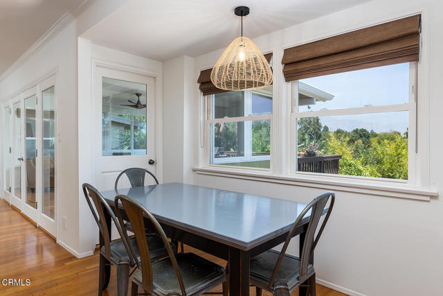 196 Malcolm Drive Drive, Pasadena CA: https://media.crmls.org/mediaz/8a7fef0f-923f-4ddb-b3f2-b464d09f727d.jpg