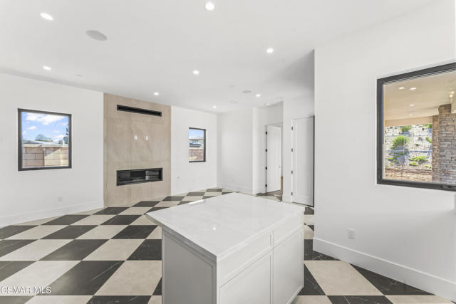 Image 46 of 93 For 532 Corte Corrida