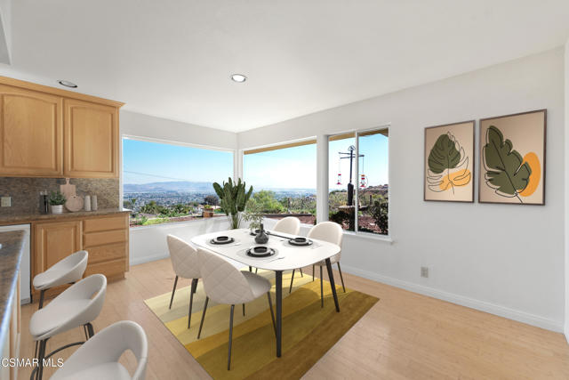 1140 San Clemente Way, Camarillo CA: https://media.crmls.org/mediaz/8a814497-49e6-4f1d-b957-27f08a30357c.jpg