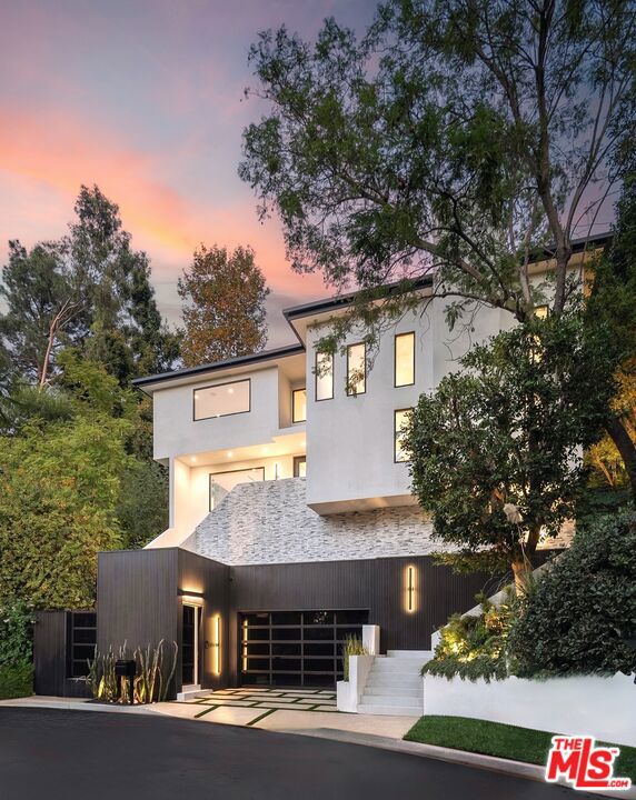 Details for 3290 Knoll Drive, Los Angeles, CA 90068