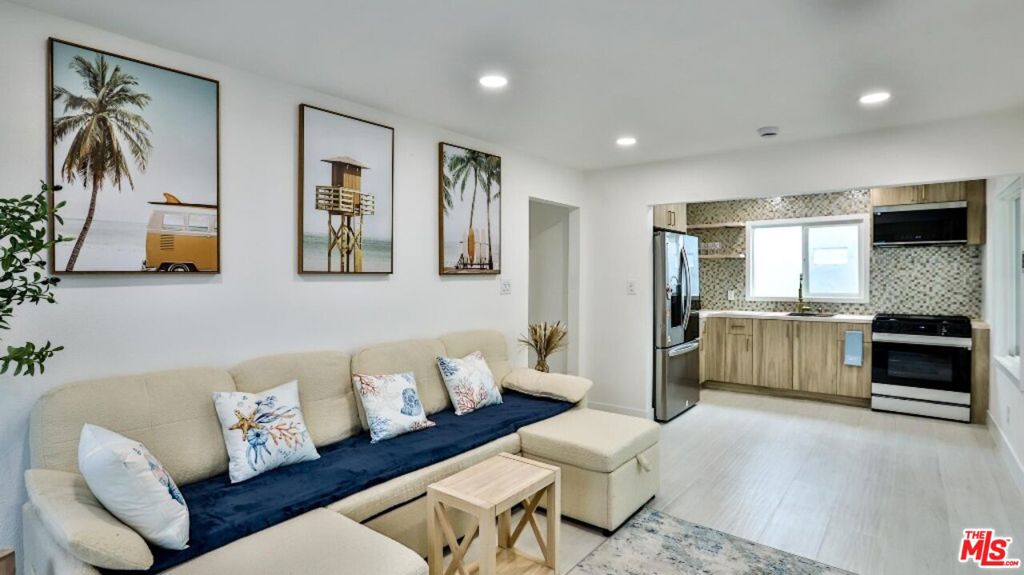 8a819277 F23f 41d8 8c6f C4d64b070467