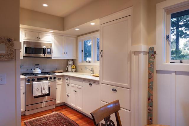 72 Fern Canyon Road, Carmel CA: https://media.crmls.org/mediaz/8a81b6d3-7e94-497c-8b2c-2e1ab2daf980.jpg