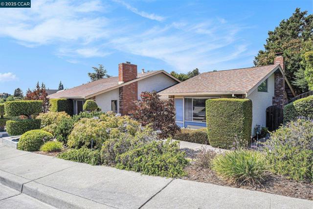 3323 Diablo Cir, Pinole CA: https://media.crmls.org/mediaz/8a81eb9d-03c6-4cae-b0b1-6b3fcd657225.jpg