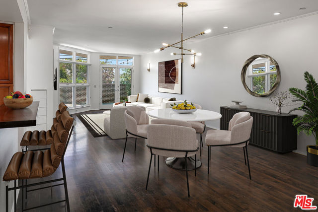 2115 3RD Street, Santa Monica CA: https://media.crmls.org/mediaz/8a82884e-8f84-4845-8c6c-17825afe8c6c.jpg