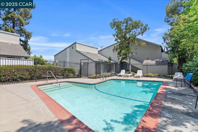 2420 Pleasant Hill Rd, Pleasant Hill CA: https://media.crmls.org/mediaz/8a82fd53-9707-4977-8253-c73030589be2.jpg