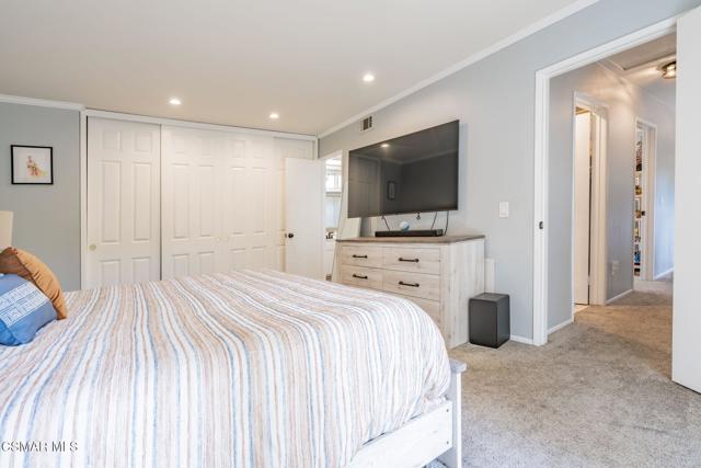 15175 Marquette Street, Moorpark CA: https://media.crmls.org/mediaz/8a830964-71ca-4613-8451-b349e3d0e134.jpg