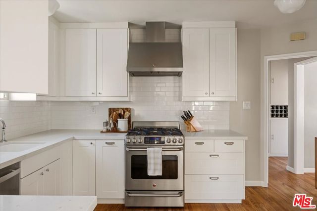 340 S Madison Way, Glendale CA: https://media.crmls.org/mediaz/8a830d0c-061c-4027-9739-7142b25b6ca2.jpg