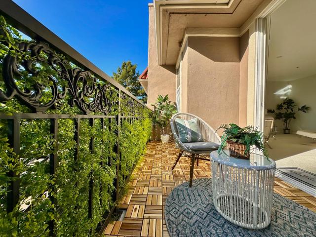550 El Camino Real, Burlingame CA: https://media.crmls.org/mediaz/8a834c55-3e24-4760-b55a-0f8f08c52a9e.jpg
