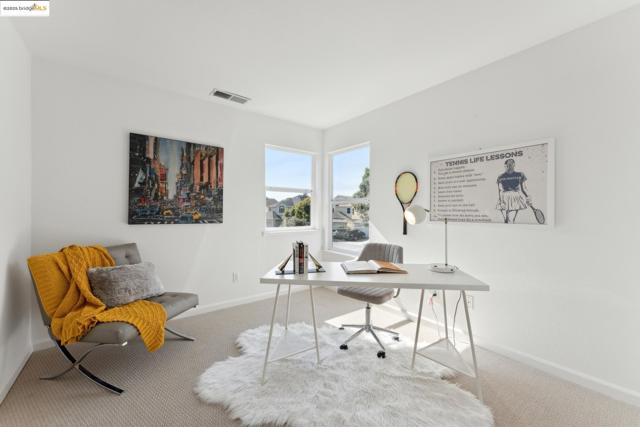102 Waterview Dr, Richmond CA: https://media.crmls.org/mediaz/8a83a2f2-bc6e-46ed-8a86-1df2d9cd9c39.jpg