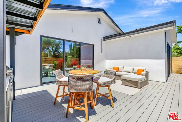 5730 Lasaine Avenue, Encino CA: https://media.crmls.org/mediaz/8a83c761-bbb5-4744-946f-e0be2cd16720.jpg