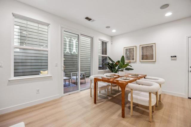 325 Rayos Del Sol Drive, San Jose CA: https://media.crmls.org/mediaz/8a85f283-80f2-4b3c-bcf1-b92619661c2b.jpg