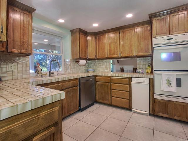 Image 10 of 30 For 10252 Oak Grove Dr