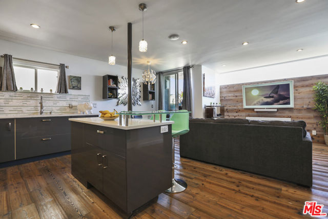 472 Rosecrans Avenue, Manhattan Beach, California 90266, 0 ,Residential Income,For Sale,Rosecrans,0,26830069