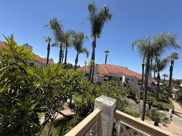 9342 Twin Trails Drive, San Diego CA: https://media.crmls.org/mediaz/8a87287a-2fc9-43bf-8dd3-19d58be07bf9.jpg