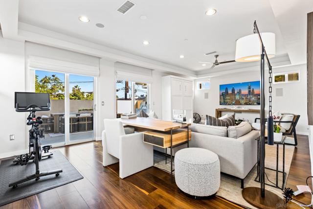 3705 Haines St, San Diego CA: https://media.crmls.org/mediaz/8a875b9f-9618-43e8-9546-58a1f7a1f918.jpg