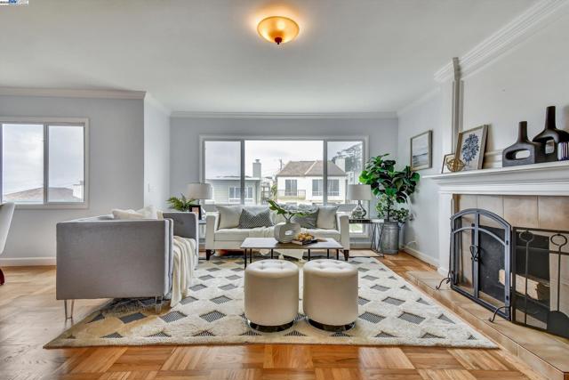 153 Morningside Dr, Daly City CA: https://media.crmls.org/mediaz/8a87bb80-1c1c-4ec3-a280-e7326270e352.jpg