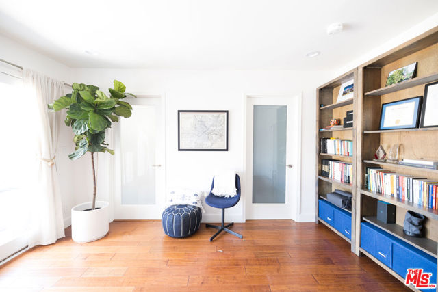 6644 Vista Del Mar, Playa del Rey CA: https://media.crmls.org/mediaz/8a884d4a-63dd-4c30-9737-d31db88c9a63.jpg
