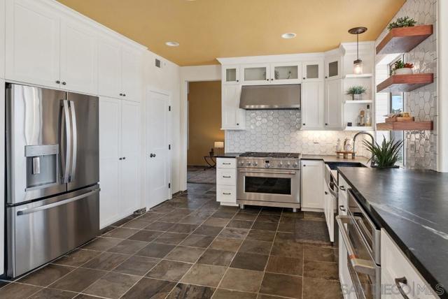 12064 Mannix Road, San Diego CA: https://media.crmls.org/mediaz/8a89b064-211a-48df-9bae-fa67372e77d9.jpg
