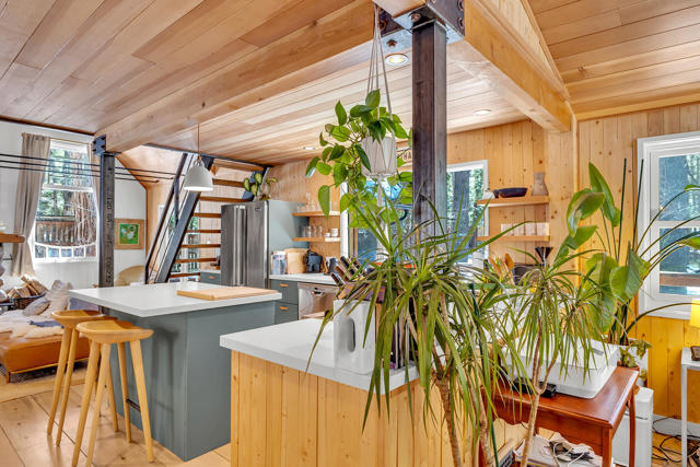 26299 Tahquitz Drive, Idyllwild CA: https://media.crmls.org/mediaz/8a89d4a4-7ccc-494a-8c76-63811632e6dc.jpg