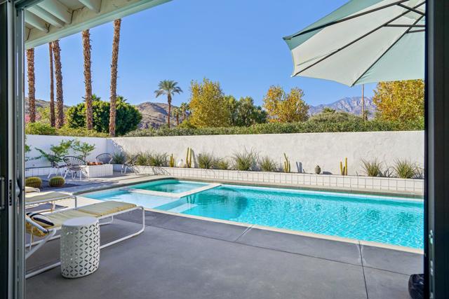 2463 S Broadmoor Drive, Palm Springs CA: https://media.crmls.org/mediaz/8a8a2fea-e4f5-4cd0-a11c-6a2918a2e1f9.jpg