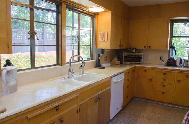 1321 Webster Street, Palo Alto CA: https://media.crmls.org/mediaz/8a8a477e-ca42-4499-9ac5-131ced3aad51.jpg