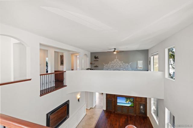 1664 Sagewood Way, San Marcos CA: https://media.crmls.org/mediaz/8a8b3520-f8e3-4d62-be4b-4382792ef7bb.jpg