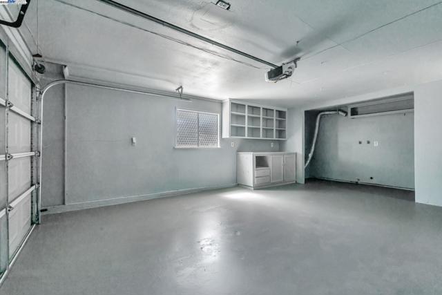 6013 Green Glen Way, Sacramento CA: https://media.crmls.org/mediaz/8a8b480e-cb38-4644-b715-0607b0db9f47.jpg