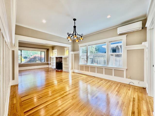 809 Bayswater Avenue, Burlingame CA: https://media.crmls.org/mediaz/8a8b5711-a965-4bfc-a1cc-936dd866d953.jpg