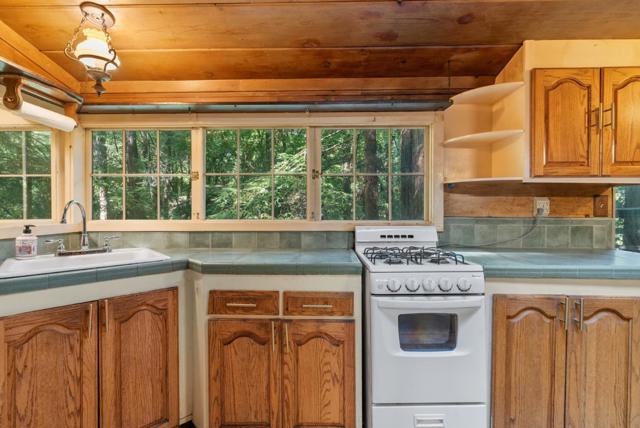 9609 E Zayante Road, Felton CA: https://media.crmls.org/mediaz/8a8b93fb-b26e-4a4e-9dcf-1ea7c853583e.jpg