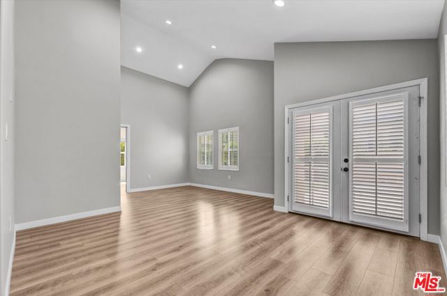 13964 La Maida Street, Sherman Oaks CA: https://media.crmls.org/mediaz/8a8c41e9-c28c-4d08-a423-24c9ee2ee693.jpg