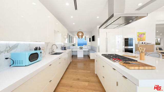 31654 Broad Beach Road, Malibu, California 90265, 4 Bedrooms Bedrooms, ,3 BathroomsBathrooms,Single Family Residence,For Sale,Broad Beach,24423277