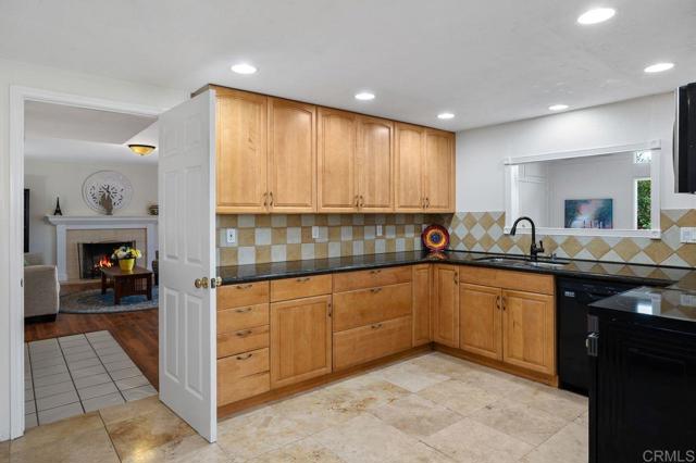 5448 Noah Way, San Diego CA: https://media.crmls.org/mediaz/8a8d1c4d-2f2d-4025-b8f8-68dfeda48dae.jpg